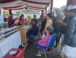 Personel Polda Bali Amankan Bakti Sosial Dalam Rangka HUT ke-80 RI