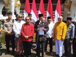 Pemuka Agama dan Pecalang Bersatu Jaga Kondusivitas Bali Pasca Demonstrasi, Gubernur Koster: TNI dan Polri Jaga Ketat Bandara dan Pelabuhan
