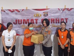 Program Jumat Curhat, Ditlantas Polda Bali memberikan Arahan tentang kelengkapan surat berkendara dan selalu menggunakan helm saat berkendara roda dua