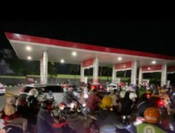 Panic Buying BBM dibeberapa pompa bensin di beberapa daerah.