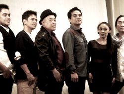 Krakatau Reunion, Band jazz Pop legenda yang bangkit kembali meramaikan blantika musik Indonesia.Setelah lama tak muncul.