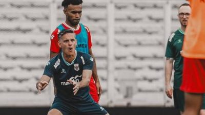 Thom Haye dan Marc Klok tumbang di latihan fisik hari ke 2 . Dalam persiapan FIFA MATCHDAY dan Piala AFF