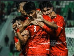 Timnas Indonesia U-19 ,lewat pertarungan sengit akhirnya lolos langsung ke Semifinal setelah tundukkan Vietnam dengan skor 2-1