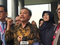 Roy Suryo dan dr Tifa tidak ditahan/ dibebaskan oleh Kejaksaan Negri Jaksel