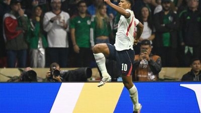 Timnas Inggris akhirnya taklukkan tuan rumah Mexico dengan dramatis 3-2