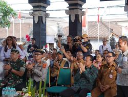 Sekda Dewa Indra Dampingi Menteri PKP Tinjau Bedah Rumah di Tonja